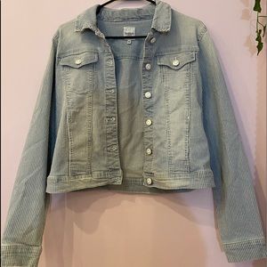 Women’s Stripped Denim Jean Jacket. Size small. Worn Once. All buttons attached.